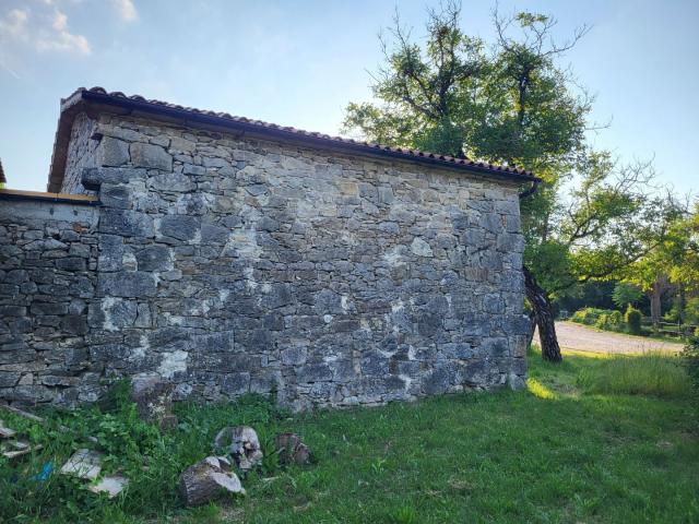 ISTRA, HUM - Kamena kućica na šarmantnoj lokaciji