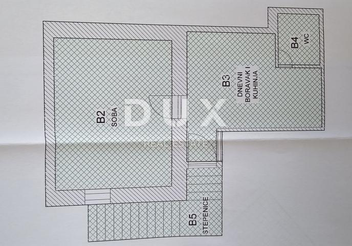 ISTRA, MEDULIN - Stan za renovaciju s 112m2 dvorišta i parkingom u centru