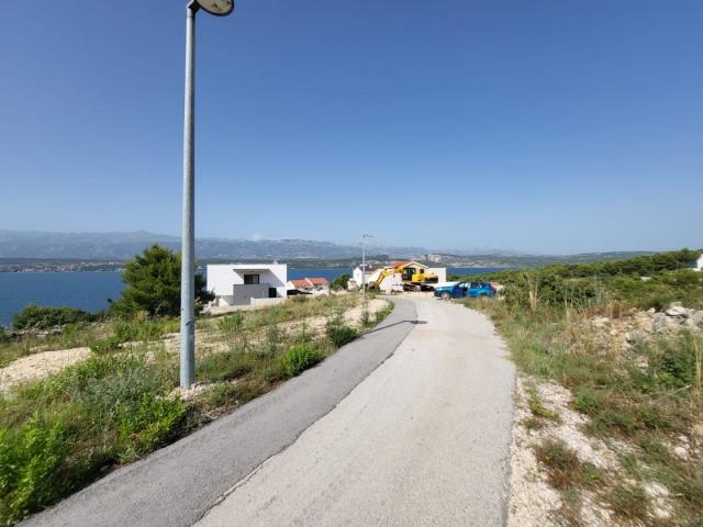 NOVIGRAD, ZADAR - Građevinski teren sa iskopima i pogledom na more