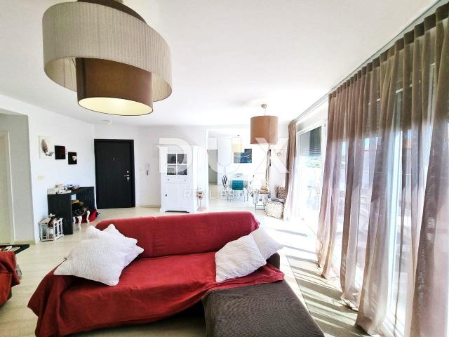 ISTRIEN, NOVIGRAD - Luxuriöses Apartment mit 3 Schlafzimmern und Badezimmern und wunderschönem Blick