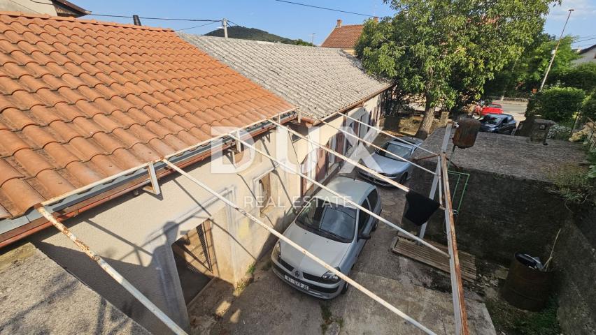 GROBNIK, CAVLE – Haus im Stadtzentrum mit großem Potenzial