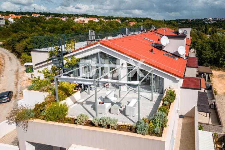 ISTRIA, MEDULIN Exclusive two-story penthouse with roof terrace!