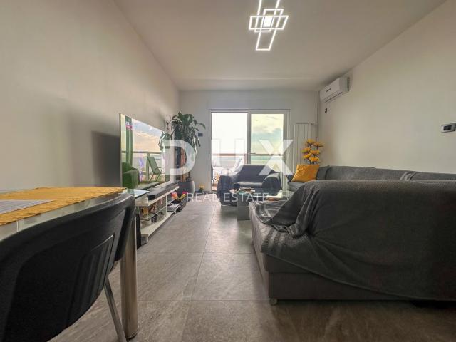 RIJEKA, GORNJA VEŽICA - renovated 2 bedroom + living room with open view