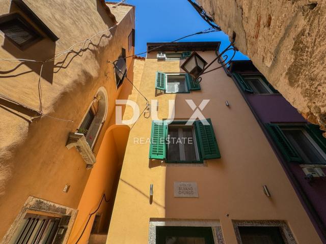 ROVINJ, ZENTRUM – wunderschön eingerichtetes Gebäude im Herzen von Rovinj mit Dachterrasse, Aussicht