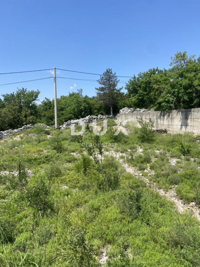 RIJEKA, ŠMRIKA - building plot 860 m2 with a view of the sea and a built foundation slab for a resid