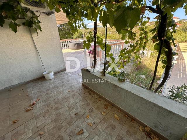 KRK ISLAND, VRH - semi-detached house, 170 m2, garden!!!