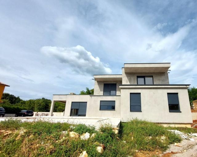 ISTRIA, LABIN - New construction! A villa with a pool near the city