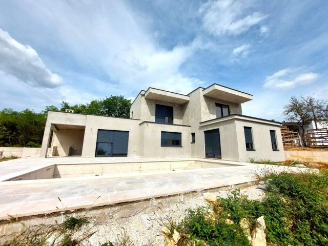 ISTRIA, LABIN - New construction! A villa with a pool near the city