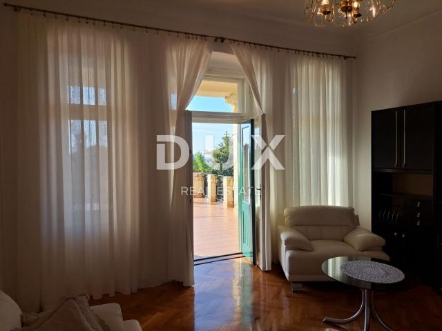 OPATIJA, VOLOSKO - apartment 115 m2 with a terrace three steps from the sea