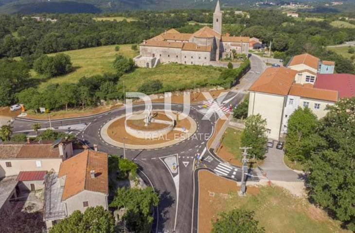 ISTRA, SVETI PETAR U ŠUMI - prekrasno zemljište s 4 parcele u centralnoj Istri 