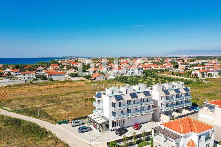 ZADAR, PRIVLAKA – Ihre Traumvilla: Meerblick, Whirlpool auf dem Dach und nur 100 m zum Strand! R1