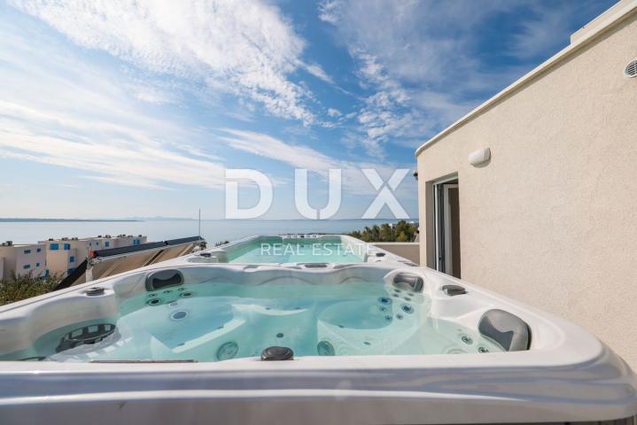 ZADAR, PRIVLAKA – Ihre Traumvilla: Meerblick, Whirlpool auf dem Dach und nur 100 m zum Strand! R1