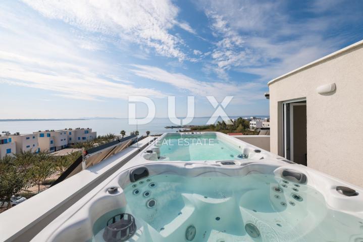 ZADAR, PRIVLAKA – Ihre Traumvilla: Meerblick, Whirlpool auf dem Dach und nur 100 m zum Strand! R1