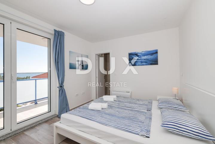 ZADAR, PRIVLAKA – Ihre Traumvilla: Meerblick, Whirlpool auf dem Dach und nur 100 m zum Strand! R4