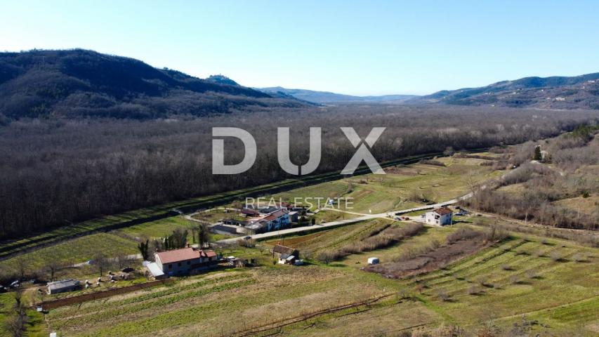 ISTRIEN, MOTOVUN - Baugrundstück 1970 m2 mit Blick auf Motovun, abgelegen