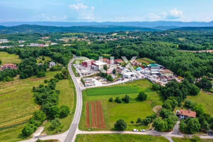 ISTRA, PAZIN - Prostrano zemljište u industrijskoj zoni