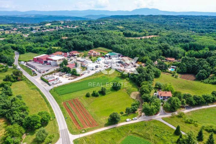 ISTRA, PAZIN - Prostrano zemljište u industrijskoj zoni