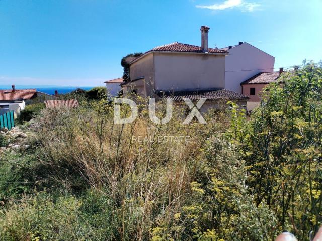 ISTRIA, LIŽNJAN- House with construction permit for renovation. View of the sea and Kvarner!