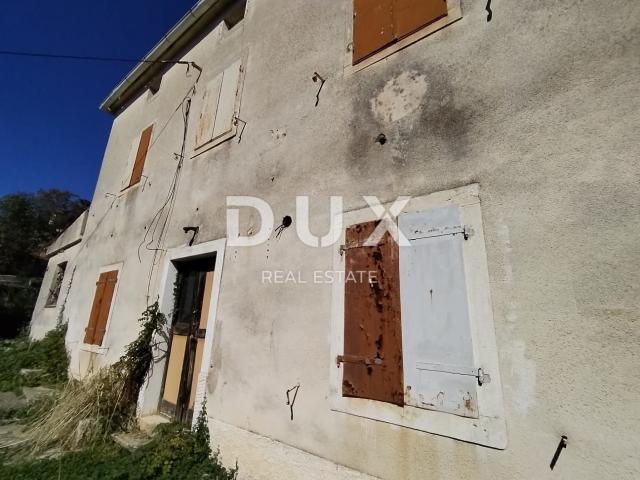 ISTRIA, LIŽNJAN- House with construction permit for renovation. View of the sea and Kvarner!