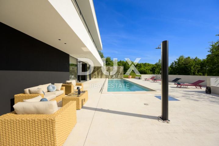 ISTRIA, GROŽNJAN - Designer newly built villa with complete privacy, located in front of a green are