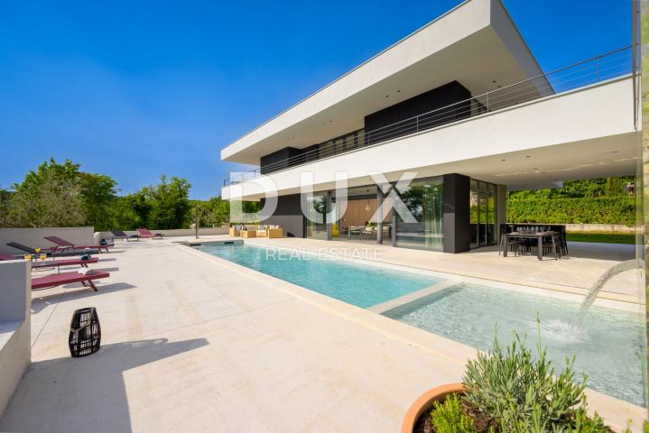 ISTRIA, GROŽNJAN - Designer newly built villa with complete privacy, located in front of a green are