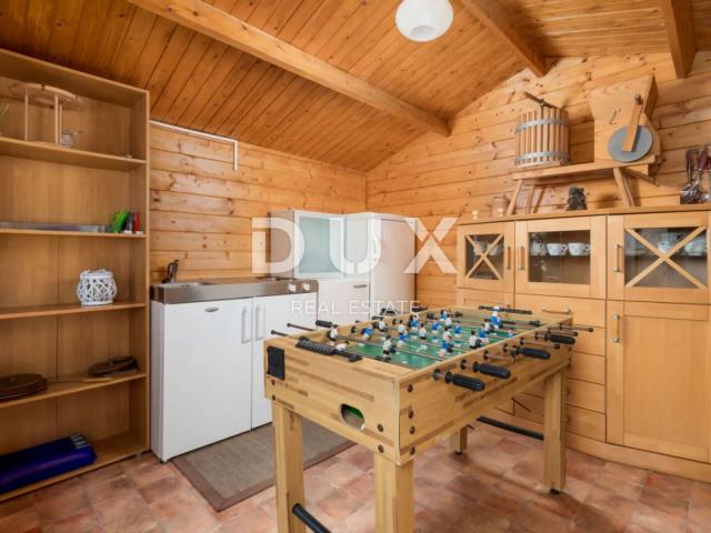 OTOK KRK, KORNIĆ- villa, 250 m2, BAZEN, OKUĆNICA!!!