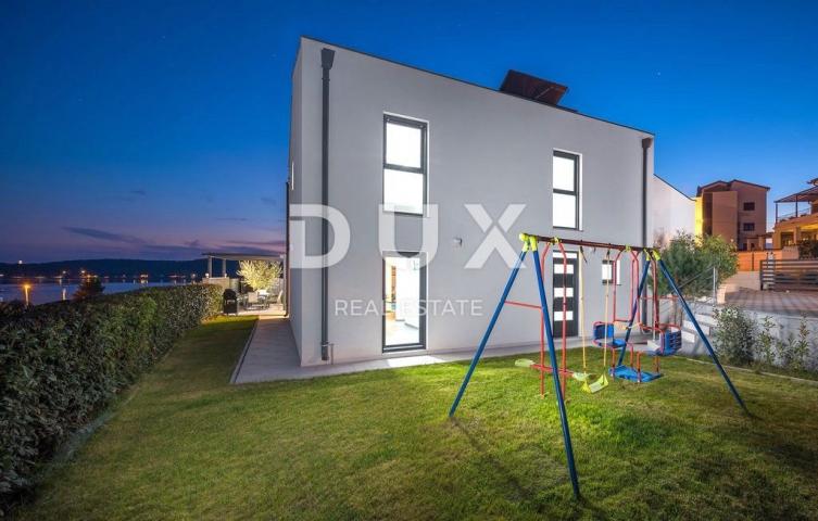 ISTRIA, MEDULIN - House 150m from the sea with a beautiful sea view