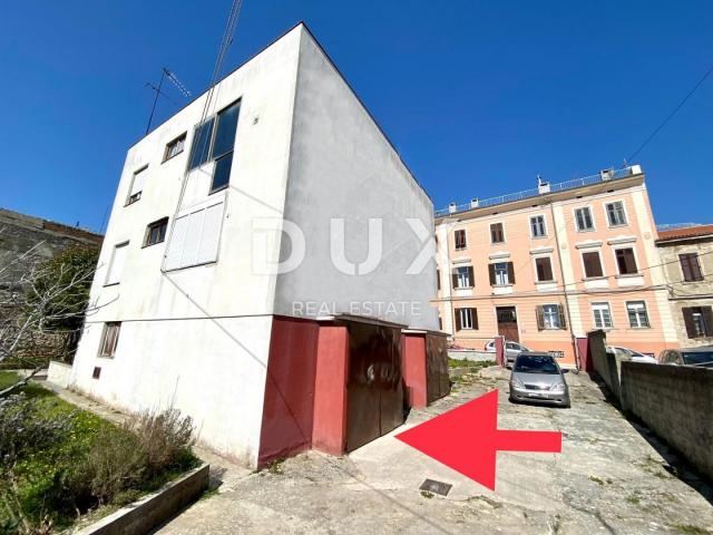 Pula, center - sale of a floor of a house (APARTMENT) with garden and garage!