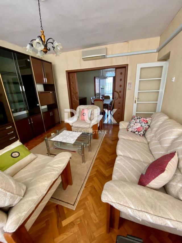 Pula, center - sale of a floor of a house (APARTMENT) with garden and garage!