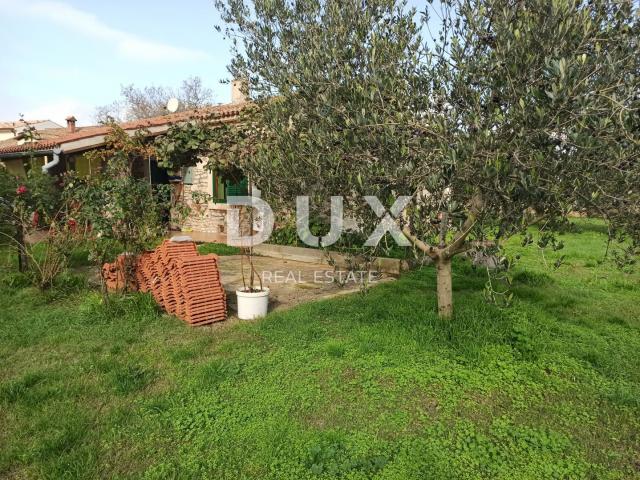 ISTRIA, PULA - Detached house + building plot - NEAR THE SEA!!