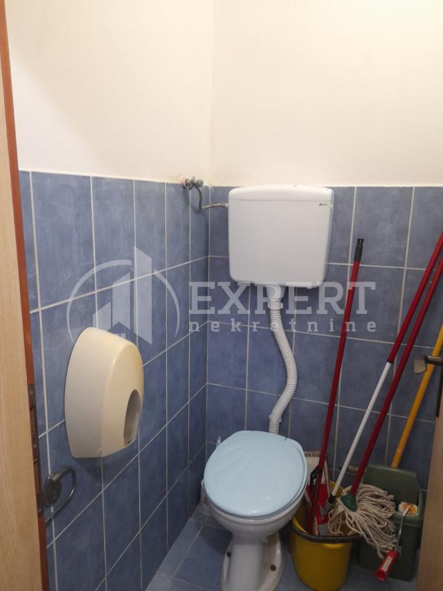 Poslovni prostor 60m2, u Knjaževačkoj