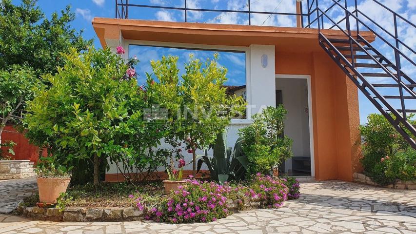 Valbandon, Fazana, Beautiful detached house with a garage and garden in a prime location