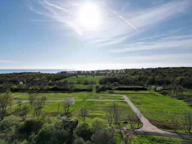 Poreč, mehrere landwirtschaftliche Grundstücke in Meeresnähe