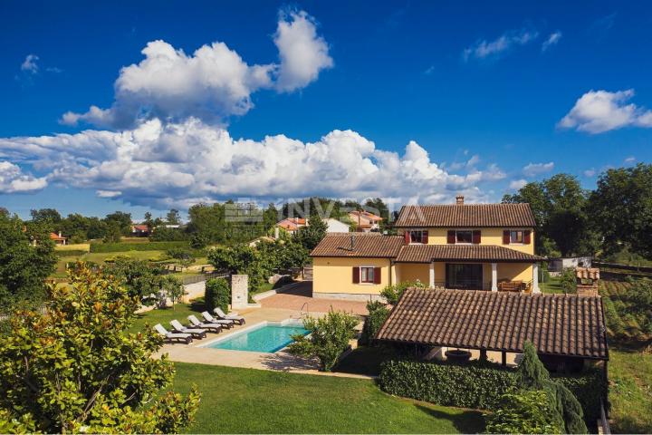 Umgebung von Tinjan, eine schöne Villa mit 3 Einheiten und einem großen Garten