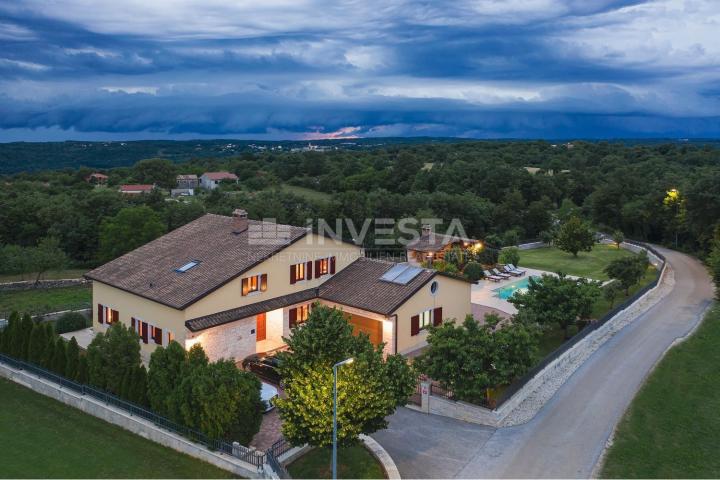 Umgebung von Tinjan, eine schöne Villa mit 3 Einheiten und einem großen Garten