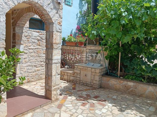 Poreč area, autochthonous Istrian terraced house, 105 m2