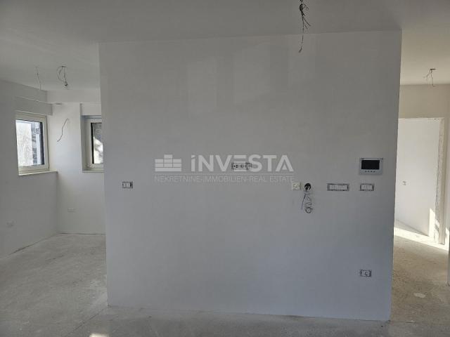 Pula, apartment new building, 1st floor, 95 m2, 2 bedrooms + 2 bathrooms + WC + garden + parking