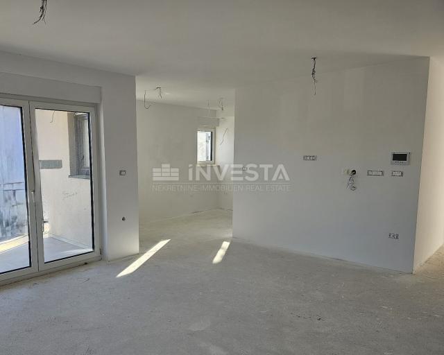 Pula, apartment new building, 1st floor, 95 m2, 2 bedrooms + 2 bathrooms + WC + garden + parking