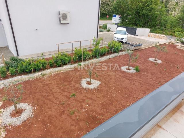 Surroundings of Tinjan, new building with 2 residential units, quiet location