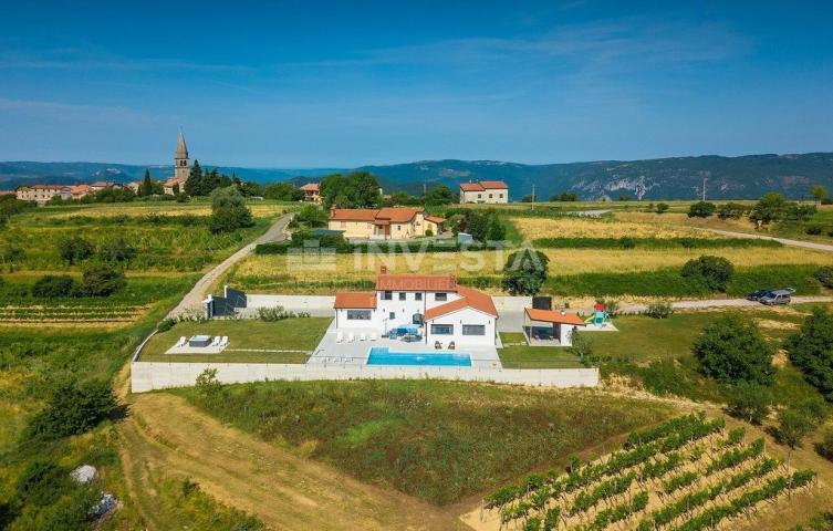 Umgebung von Motovun, luxuriöse Villa mit sensationeller Aussicht