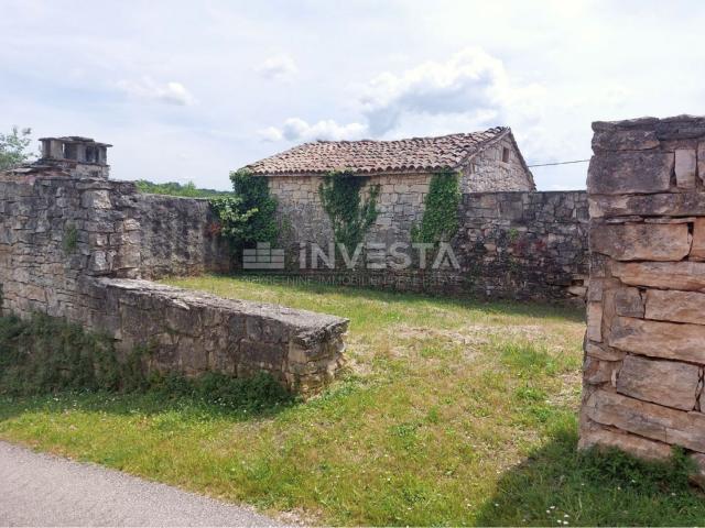 Tinjan, two autochthonous Istrian houses in the old town core