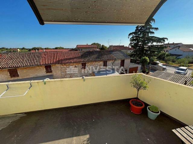 Surroundings of Poreč, renovated semi-detached house with 2 residential units, OPPORTUNITY!