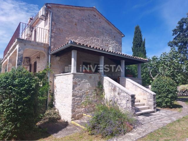 Surroundings of Poreč, autochthonous Istrian holiday house, spacious garden