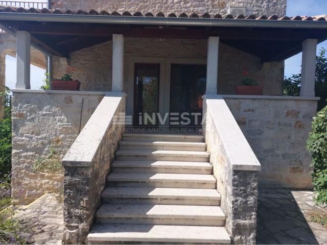 Surroundings of Poreč, autochthonous Istrian holiday house, spacious garden