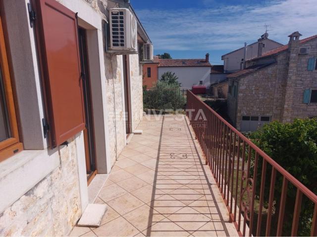 Surroundings of Poreč, autochthonous Istrian holiday house, spacious garden