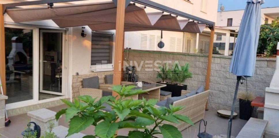 Poreč Area, Modern Two-Bedroom Apartment with Spacious Terrace