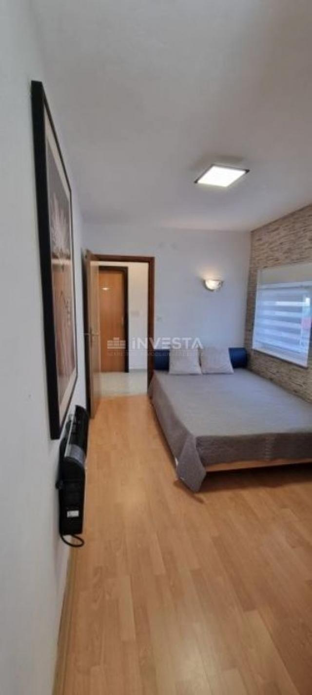 Poreč Area, Modern Two-Bedroom Apartment with Spacious Terrace