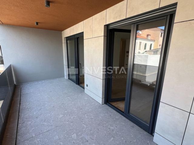 Pula center, SMART HOME apartment with parking