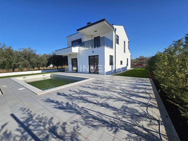 Moderne Villa in der Nähe von Poreč mit Meerblick