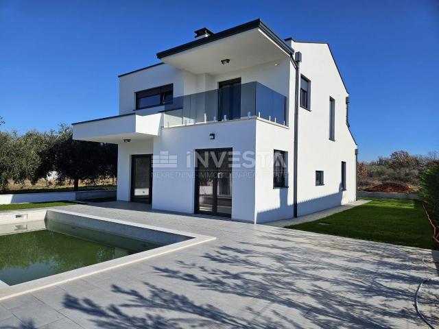 Moderne Villa in der Nähe von Poreč mit Meerblick